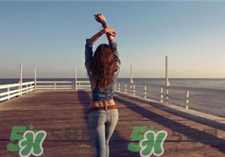 腰窝是天生的还是练的,腰窝能练出来吗