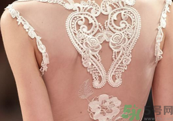 蝴蝶骨和驼背的区别图,蝴蝶骨和驼背的区别图怎么改善