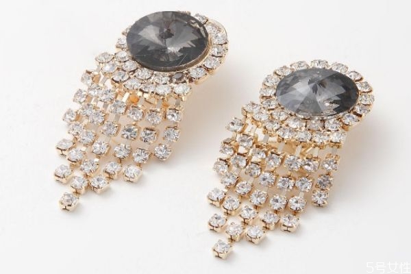 毛衣链怎么选择,毛衣链怎么搭配衣服 毛衣链怎么选择,毛衣链怎么搭配衣服