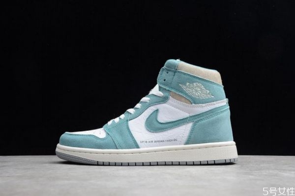 阿迪耐克为什么那么贵,倒钩耐克为什么那么贵