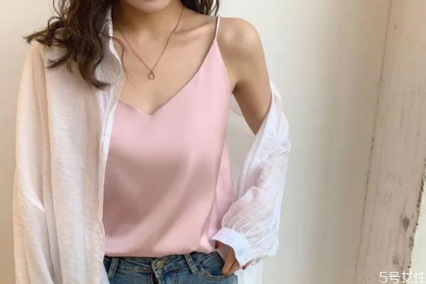 吊带怎么分前后,吊带正反面怎么区分 吊带怎么分前后,吊带正反面怎么区分