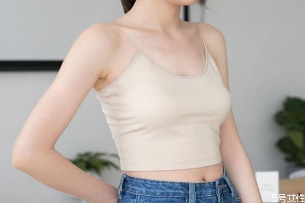 吊带背心不用穿文胸吗,穿吊带背心还用穿胸罩吗