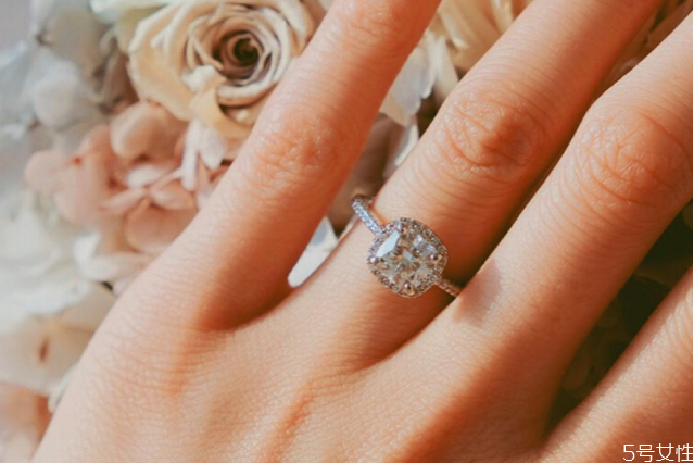 dr钻戒女生不能买吗,dr钻戒女生能不能买