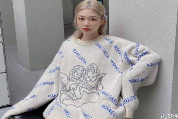 胖女生穿什么款式毛衣好看,胖女孩穿什么毛衣好看