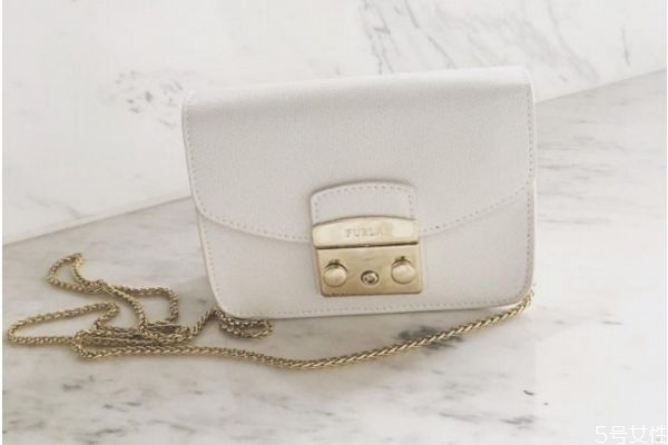 白色包包发黄怎么办,白色包包发黄了怎么样处理