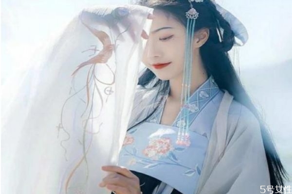 汉服带子的系法,汉服两条带子 汉服带子的系法,汉服两条带子