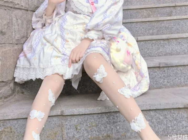 lo鞋配什么袜子,lo裙配什么袜子