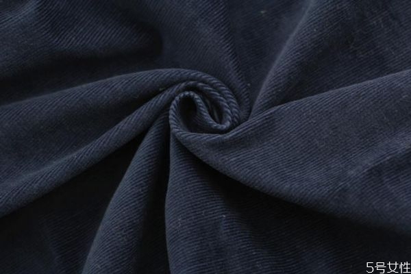 如何防止衣服缩水,防止衣服缩水小诀窍 不甩干