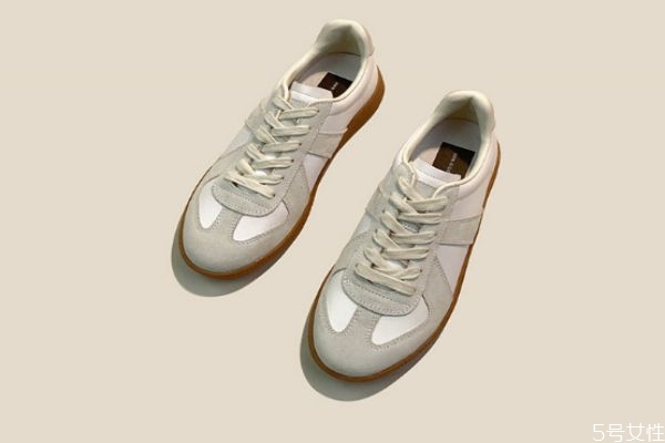 鞋子捂脚怎么除臭气味,鞋子捂脚很臭怎么办