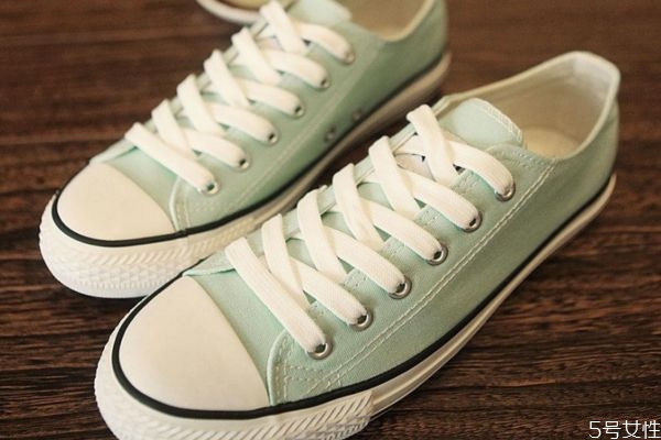 为什么有的鞋特别臭脚,为什么有些鞋子臭脚