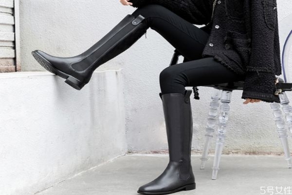 过膝长靴搭配技巧,过膝长靴怎么搭配 过膝长靴搭配技巧,过膝长靴怎么搭配