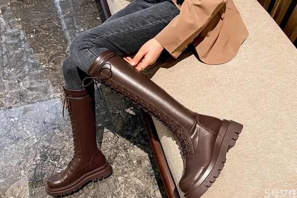 骑士靴绑带好看还是光面好看,骑士靴光面的好看还是绑带的 骑士靴绑带好看还是光面好看,骑士靴光面的好看还是绑带的