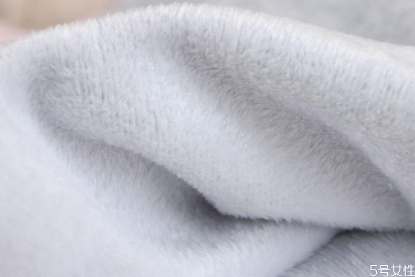海狸绒和羊绒哪个好,羊羔绒和海狸绒哪个好