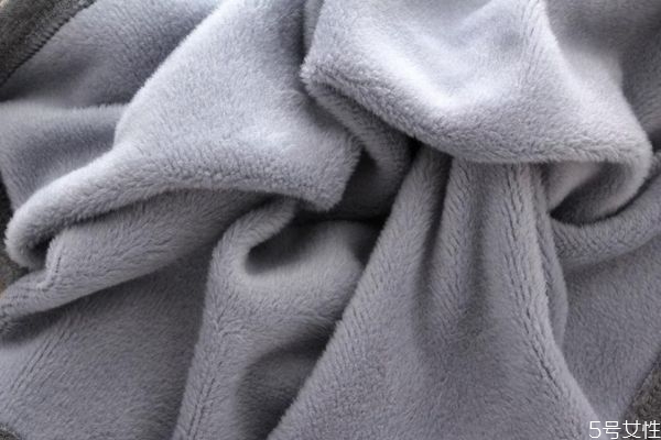 海狸绒和羊羔绒哪个好?,羊羔绒好还是海狸绒好