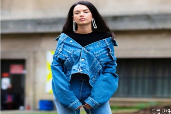 牛仔外套如何清洗,牛仔外套刚买回来需要怎么清洗