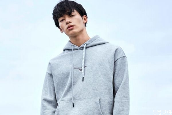 内里加绒的衣服掉毛怎么办,加绒的衣服掉毛怎么办?