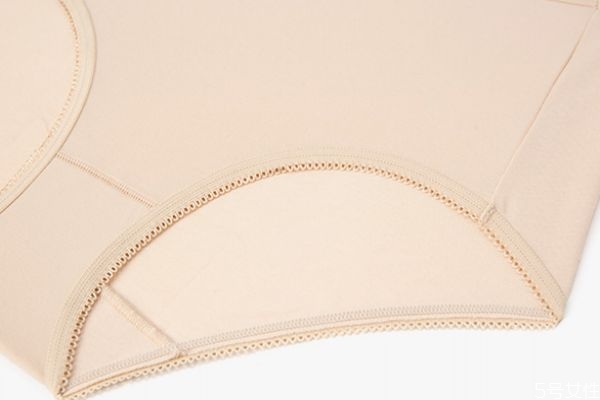 内裤上有褐色分泌物但没来月经,内裤上有褐色分泌物还有点血 内裤上有褐色分泌物但没来月经,内裤上有褐色分泌物还有点血