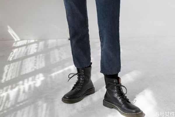马丁靴怎么穿不会皱,马丁靴穿皱了怎么办