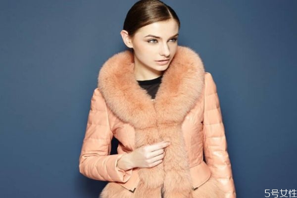 真皮羽绒服一般多少钱,皮羽绒服的多少钱啊