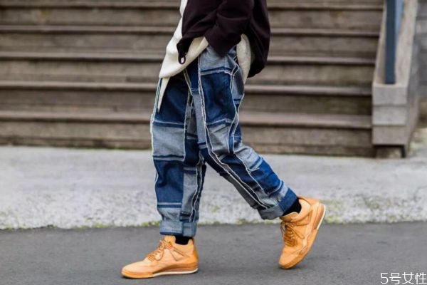 卷裤腿怎么不会掉下来,怎样卷裤腿不会掉