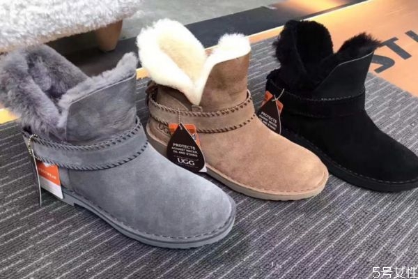 ugg雪地靴能碰水吗,ugg雪地靴能踩雪吗