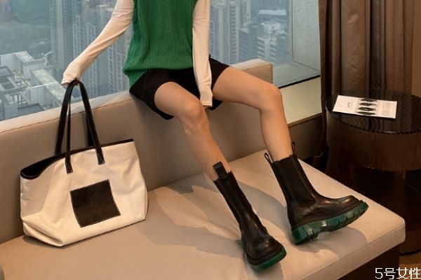 bv绿底靴子如何辨别真伪,bv雨靴怎么辨别真假