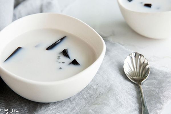 吃龟苓膏的禁忌,吃龟苓膏的好处和禁忌