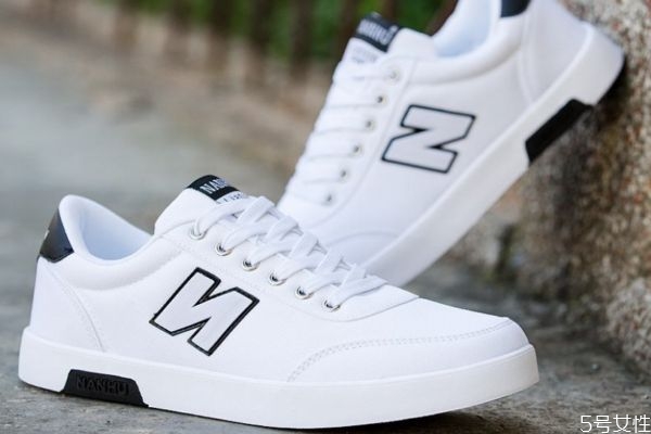 皮质小白鞋怎么清洗保养,皮质小白鞋怎么清洗内部