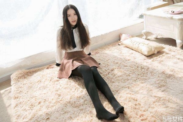 穿很薄的丝袜能防晒吗,夏季穿肉色丝袜能防晒吗 穿很薄的丝袜能防晒吗,夏季穿肉色丝袜能防晒吗