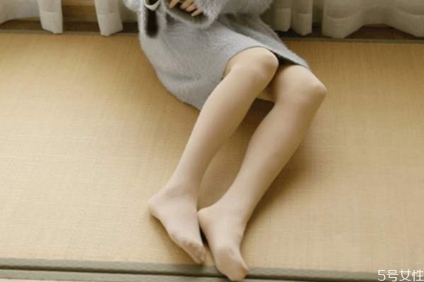 袜子破洞怎么处理,袜子上的破洞怎么修补 袜子破洞怎么处理,袜子上的破洞怎么修补