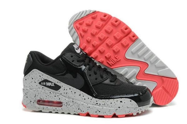 运动鞋内衬破了如何修理,运动鞋里面磨破怎么修补