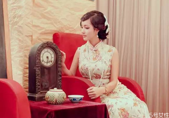 穿旗袍适合什么样的项链,旗袍搭配什么项链好看