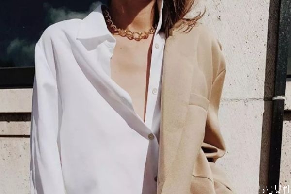 穿卫衣项链怎么戴,穿卫衣项链怎么戴好看