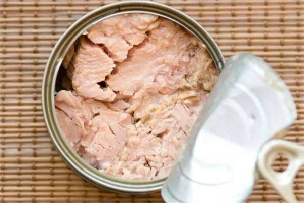 金枪鱼罐头水浸和油浸哪个好吃,水浸金枪鱼罐头有营养吗