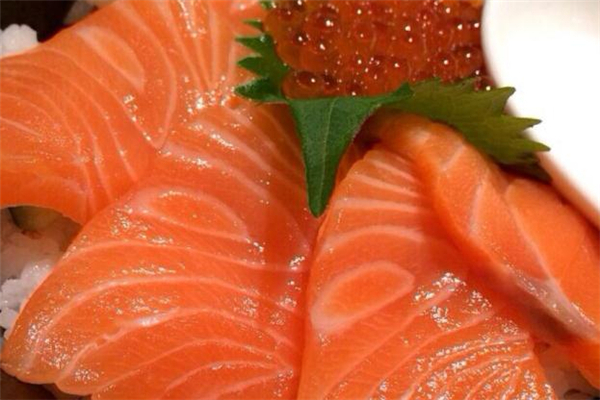 早上可以吃三文鱼吗,早餐吃三文鱼好吗