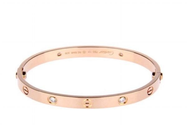 卡地亚手镯有钻和无钻哪个好,卡地亚手镯有钻和无钻哪个好看