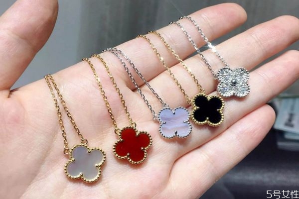 梵克雅宝和tiffany哪个好,宝格丽梵克雅宝tiffany哪个档次高 梵克雅宝和tiffany哪个好,宝格丽梵克雅宝tiffany哪个档次高