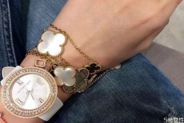 梵克雅宝四叶草手链真假辨别真伪,梵克雅宝四叶草手链怎么辨别真伪