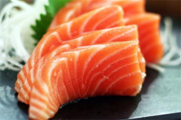 便秘能吃三文鱼吗,拉肚子能吃三文鱼吗