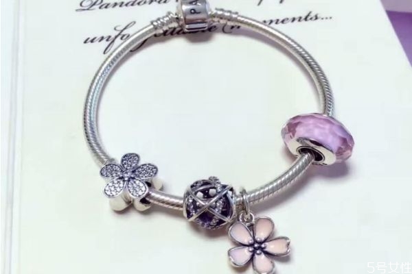 潘多拉手链的材质,潘多拉手链是什么材质的?