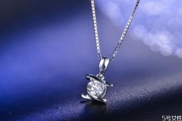 钻石项链怎么选,买钻石项链要注意什么