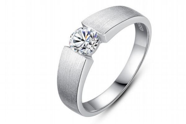 铂金戒指和白银戒指的区别,铂金戒指和银戒指区别