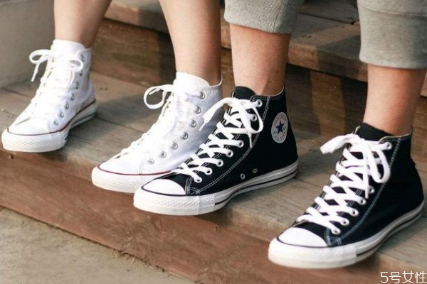 匡威鞋怎么搭配,匡威鞋子好穿吗