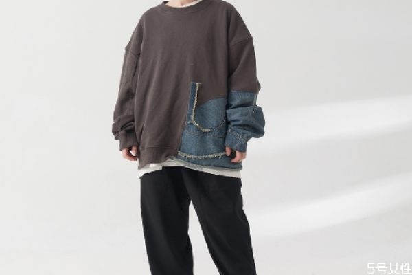 男生连帽卫衣搭配什么裤子,男士连帽卫衣搭配连帽外套