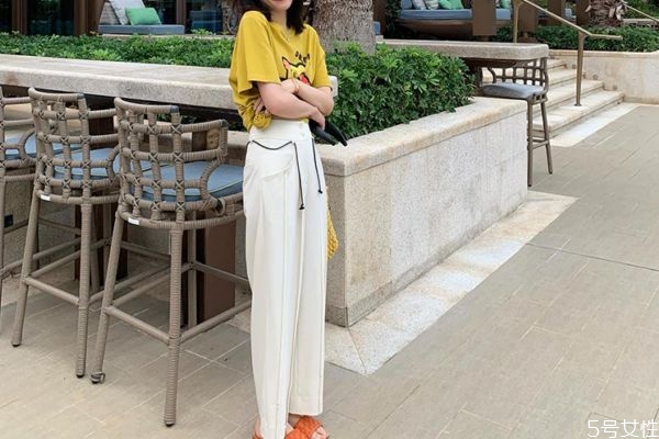 阔腿裤怎么卷好看,阔腿裤怎么卷裤脚好看