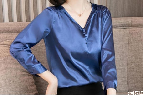 洗真丝衣服的注意事项,怎么洗真丝衣物