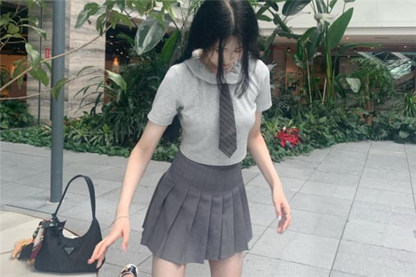 梨形身材可以穿百褶裙吗,梨形身材穿什么裙子