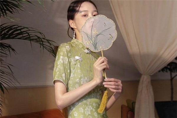 旗袍可以配什么鞋子,旗袍不可以搭配什么鞋