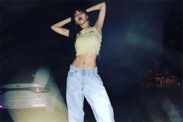 牛仔老爹裤胖人能穿吗,胖人适合穿老爹裤吗