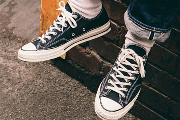 匡威七个孔还是八个孔,匡威为什么有7个孔和8个孔